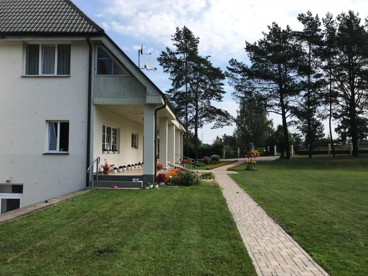 Hôtel Priedaine à Krāslava Extérieur photo